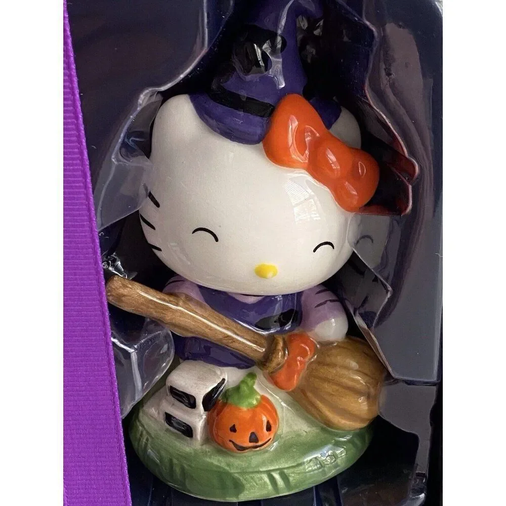 Hello Kitty Halloween Broom Pumpkin Witch Broom Ceramic  Salt Pepper Shakers NEW